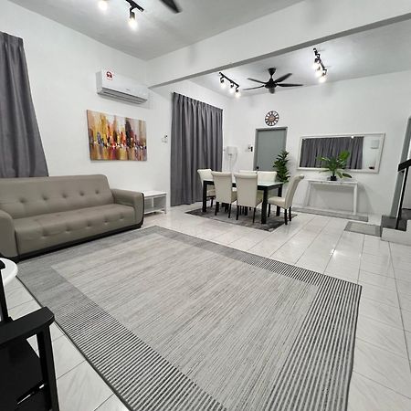 Rumah Melati By Impian Homestay Klia-Salak Tinggi-Nilai Sepang Exterior foto